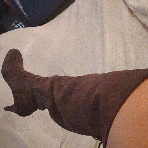 Boots - Picture 2 of 3